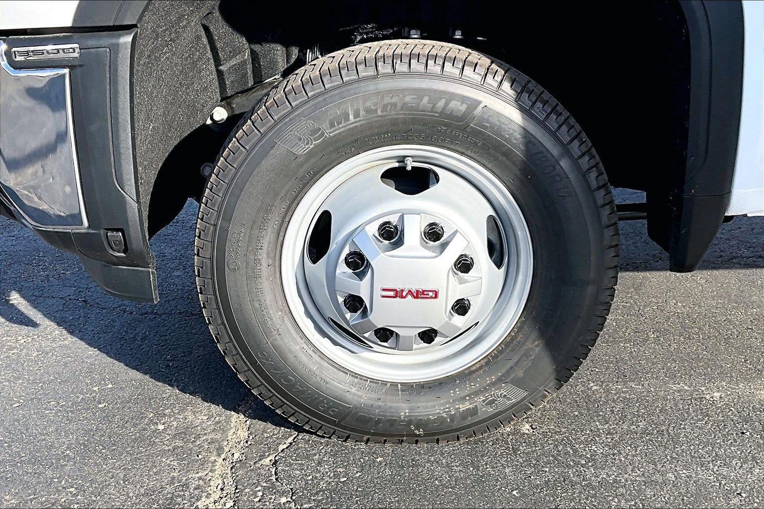 2026 GMC Sierra 3500 HD Chassis Cab Pro