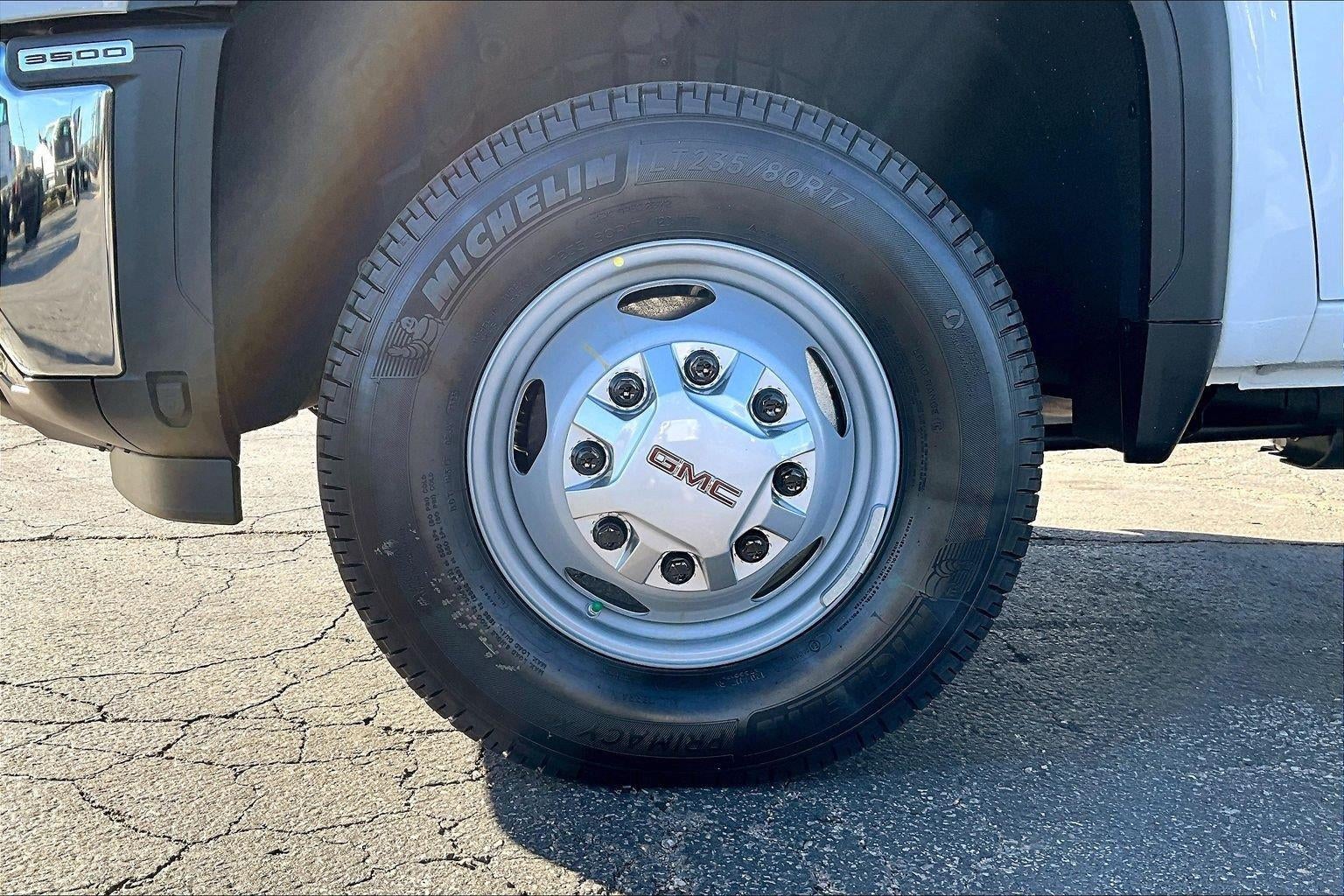 2026 GMC Sierra 3500 HD Chassis Cab Pro