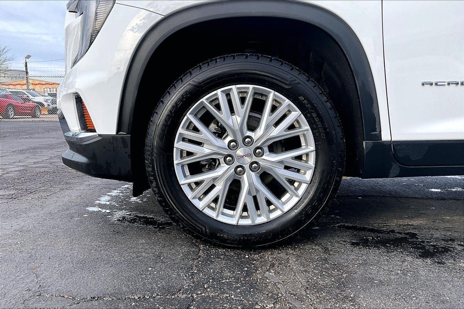2024 GMC Acadia Elevation