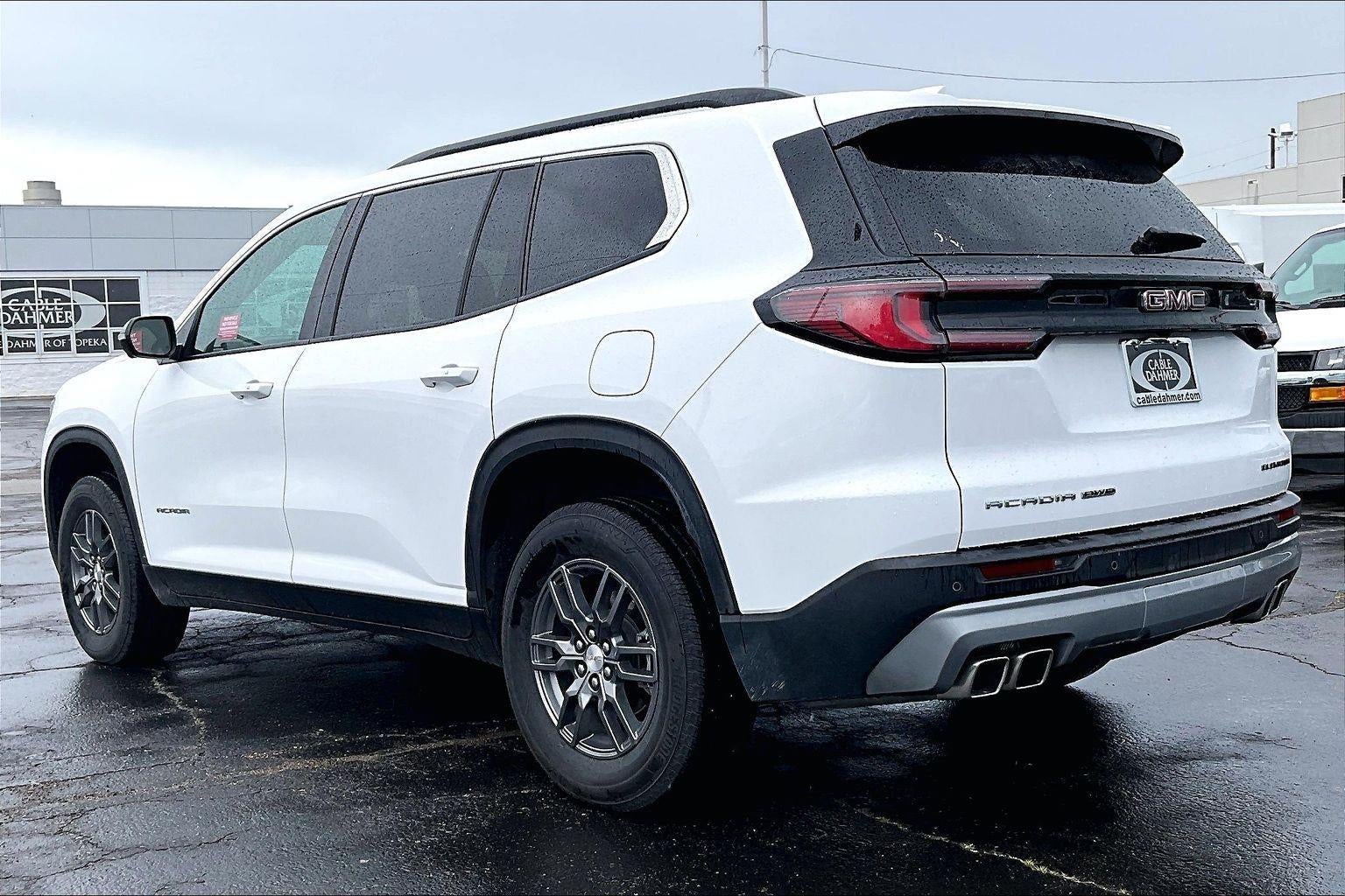 2025 GMC Acadia Elevation
