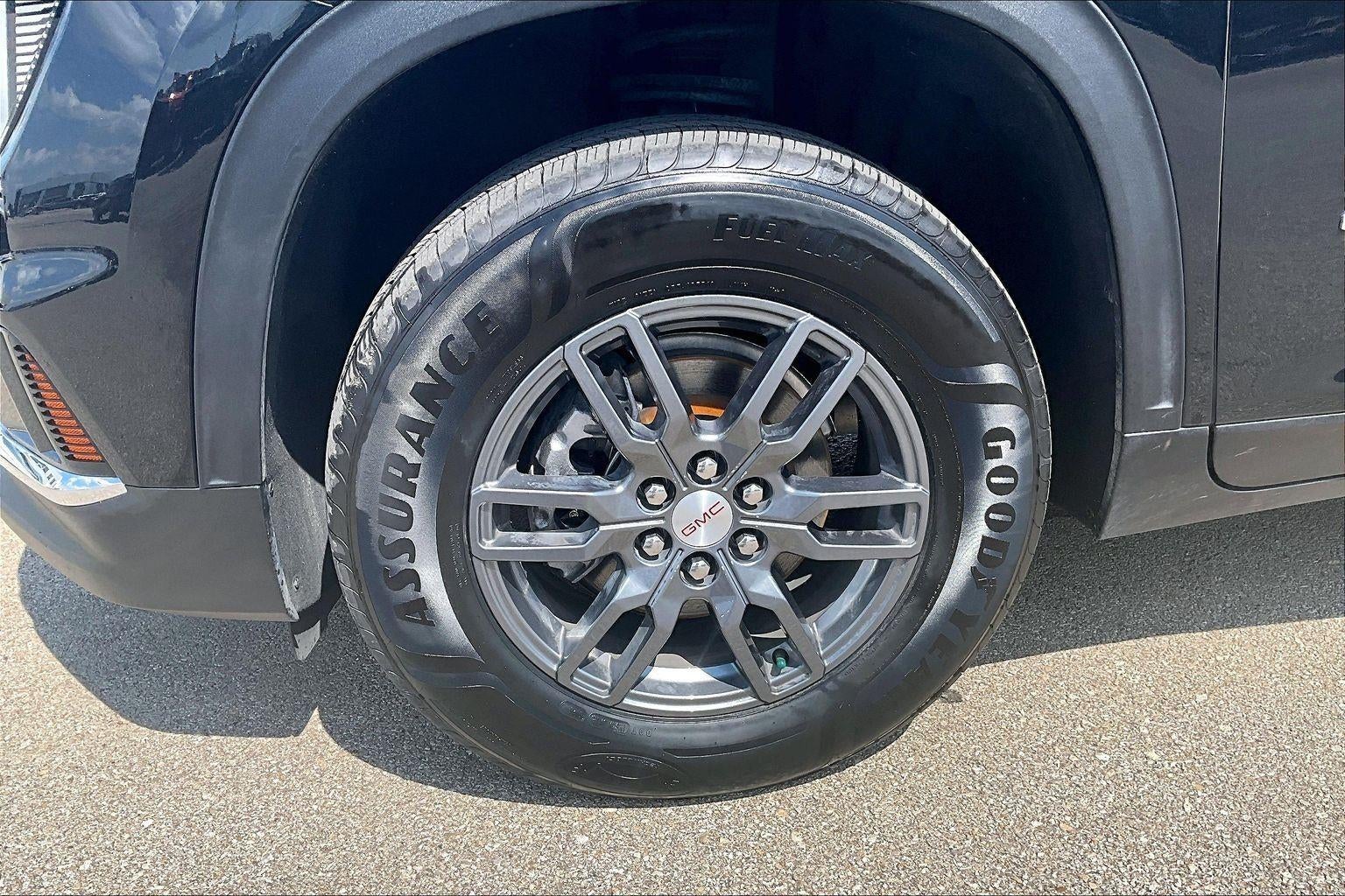 2025 GMC Acadia Elevation