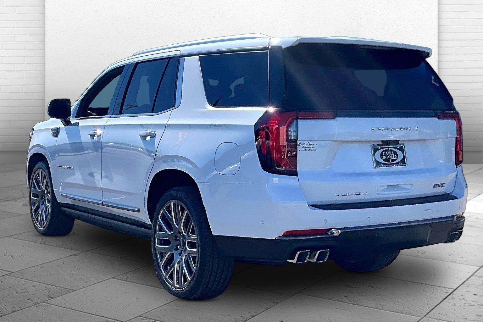 2027 GMC Yukon Denali Ultimate - Photo 3