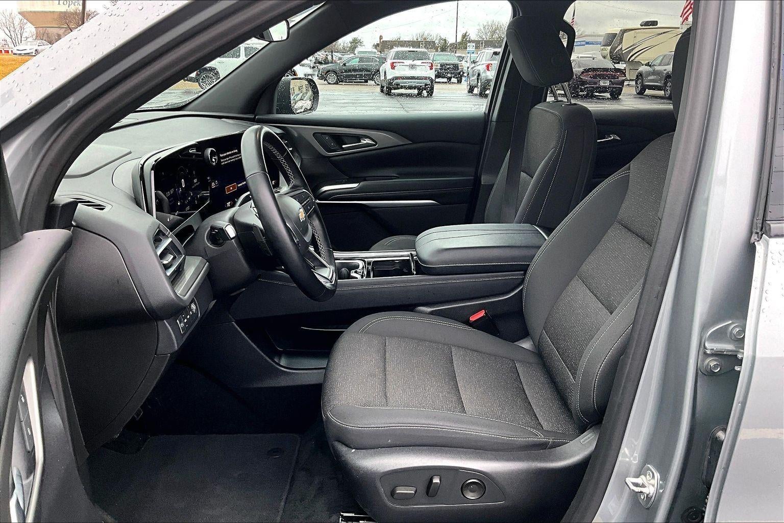 2024 Chevrolet Traverse LT