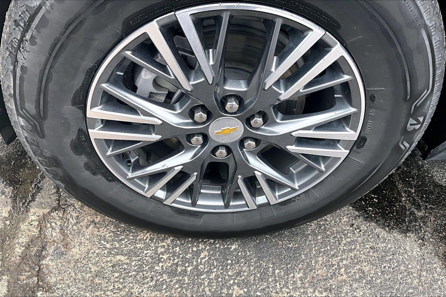 2024 Chevrolet Traverse LT