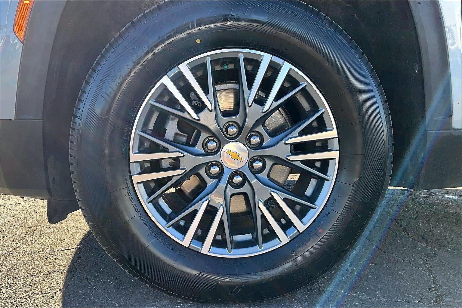 2024 Chevrolet Traverse LT