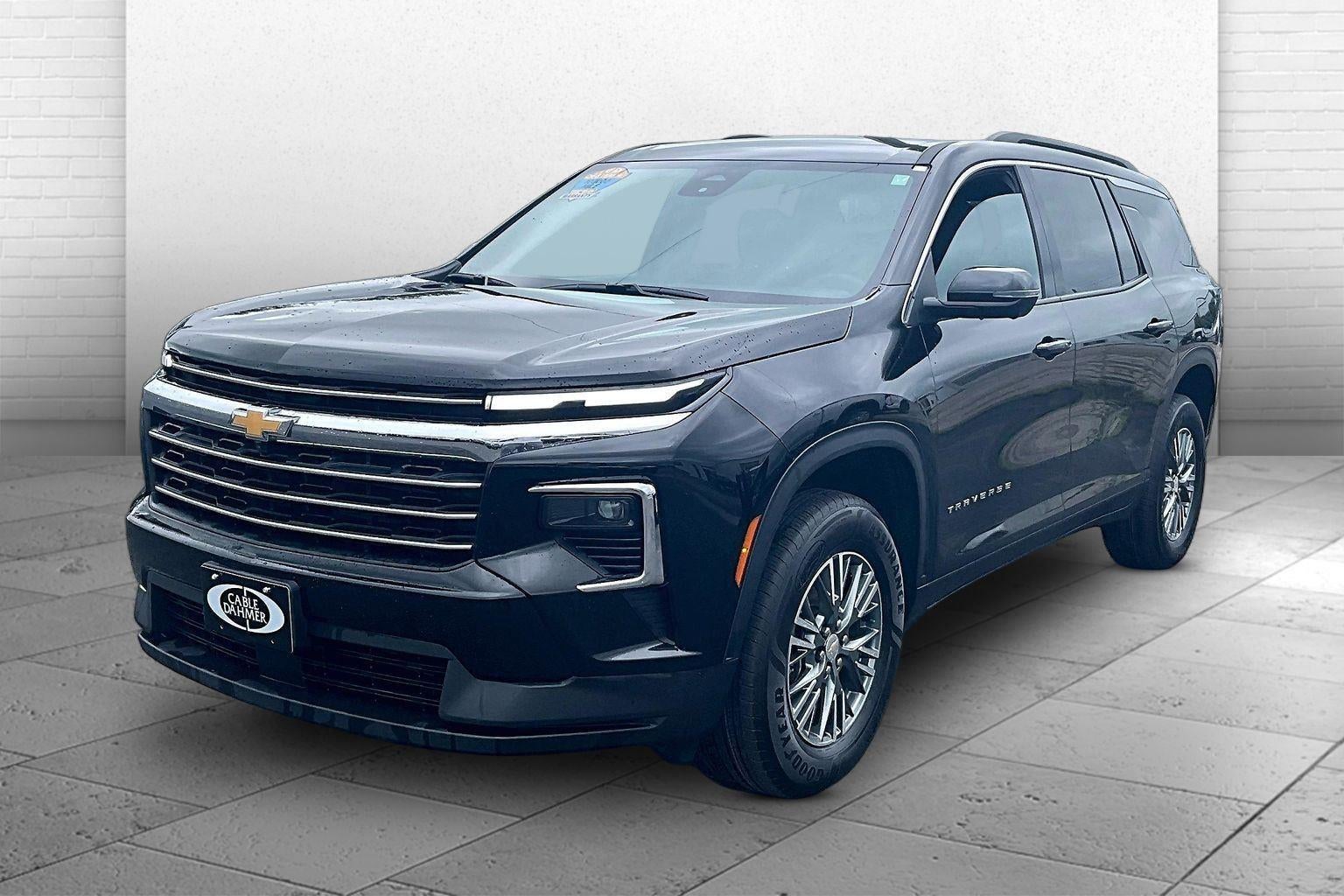 2024 Chevrolet Traverse LT