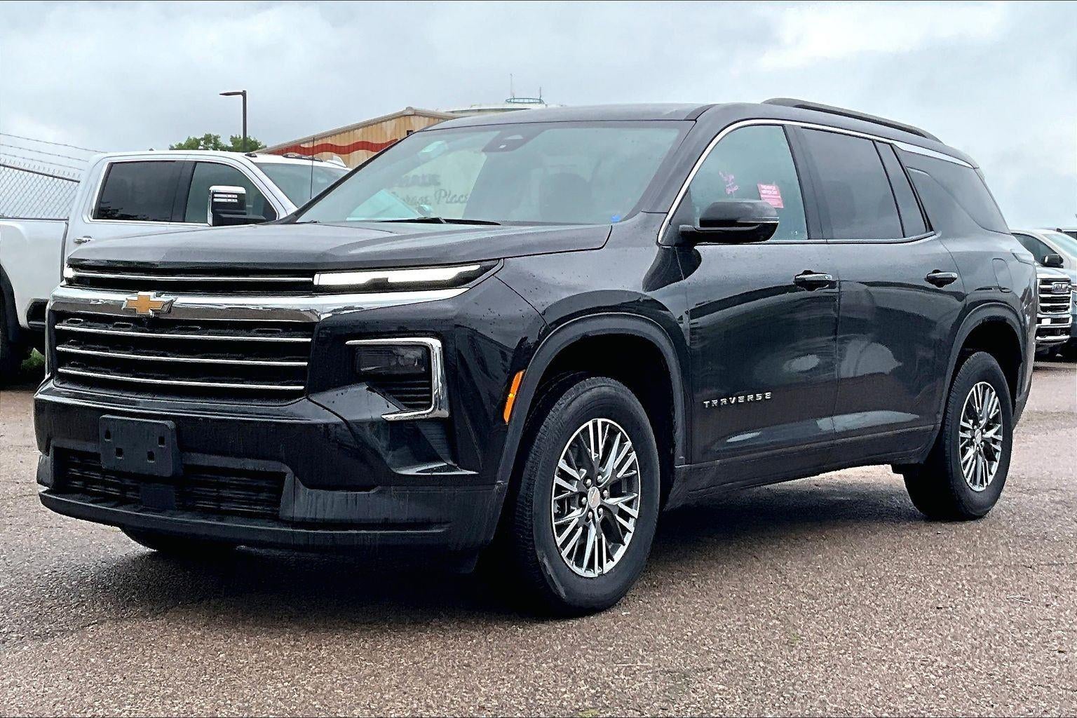 2024 Chevrolet Traverse LT