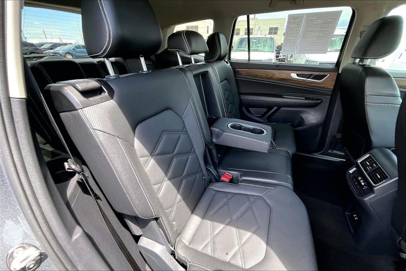 2025 Volkswagen Atlas 2.0T SE w/Technology