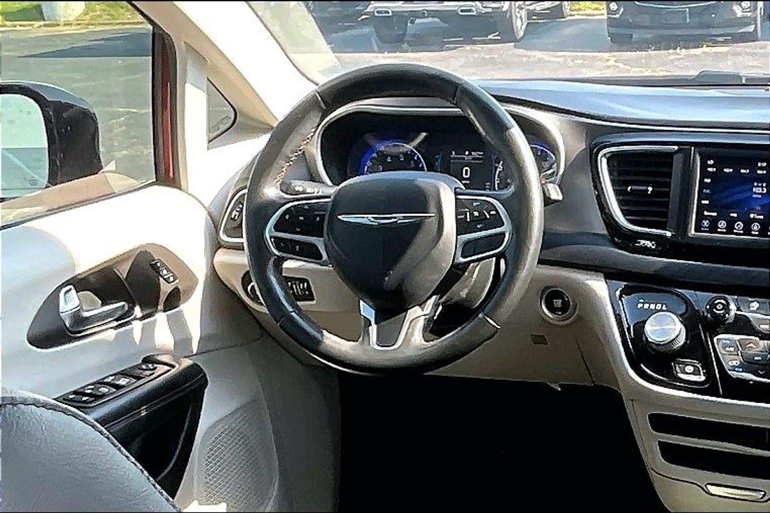 2020 Chrysler Pacifica Touring L