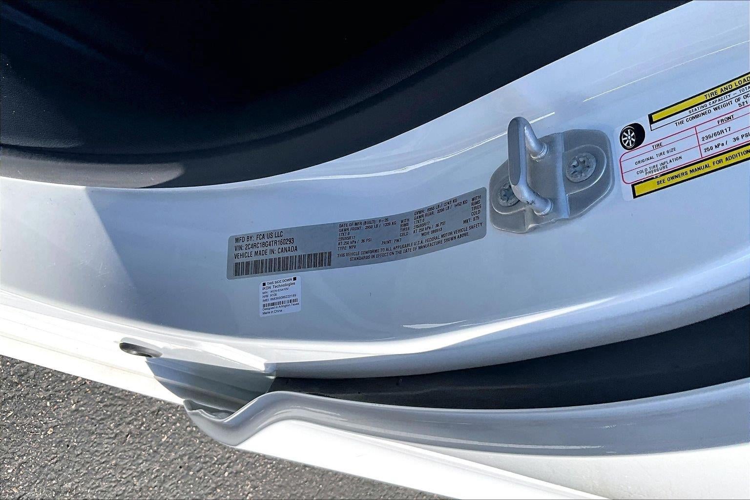 2026 Chrysler Pacifica Select