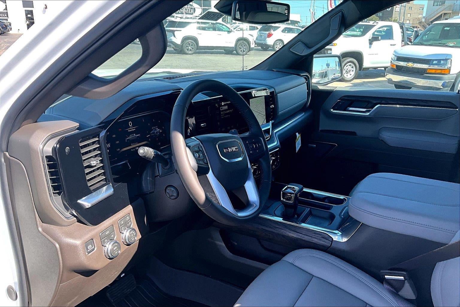 2026 GMC Sierra 1500 SLT - Photo 7