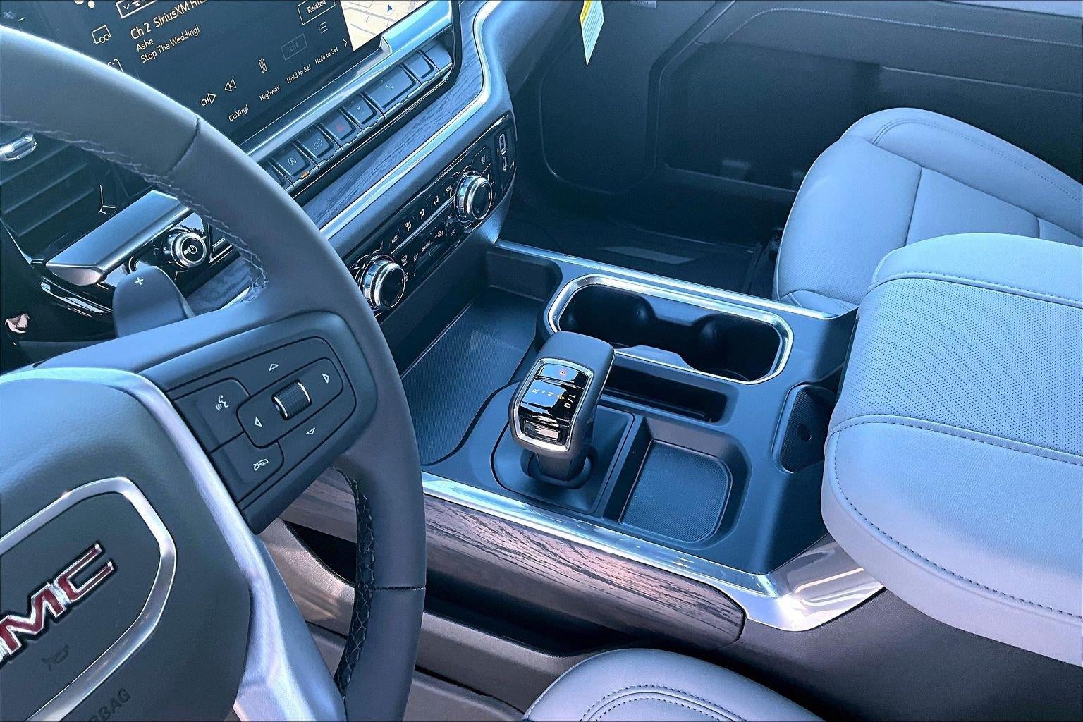 2026 GMC Sierra 1500 SLT - Photo 8