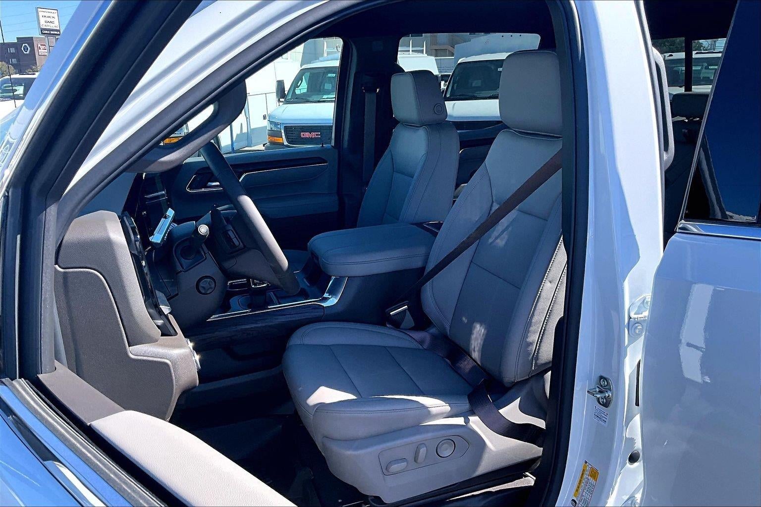 2026 GMC Sierra 1500 SLT - Photo 9