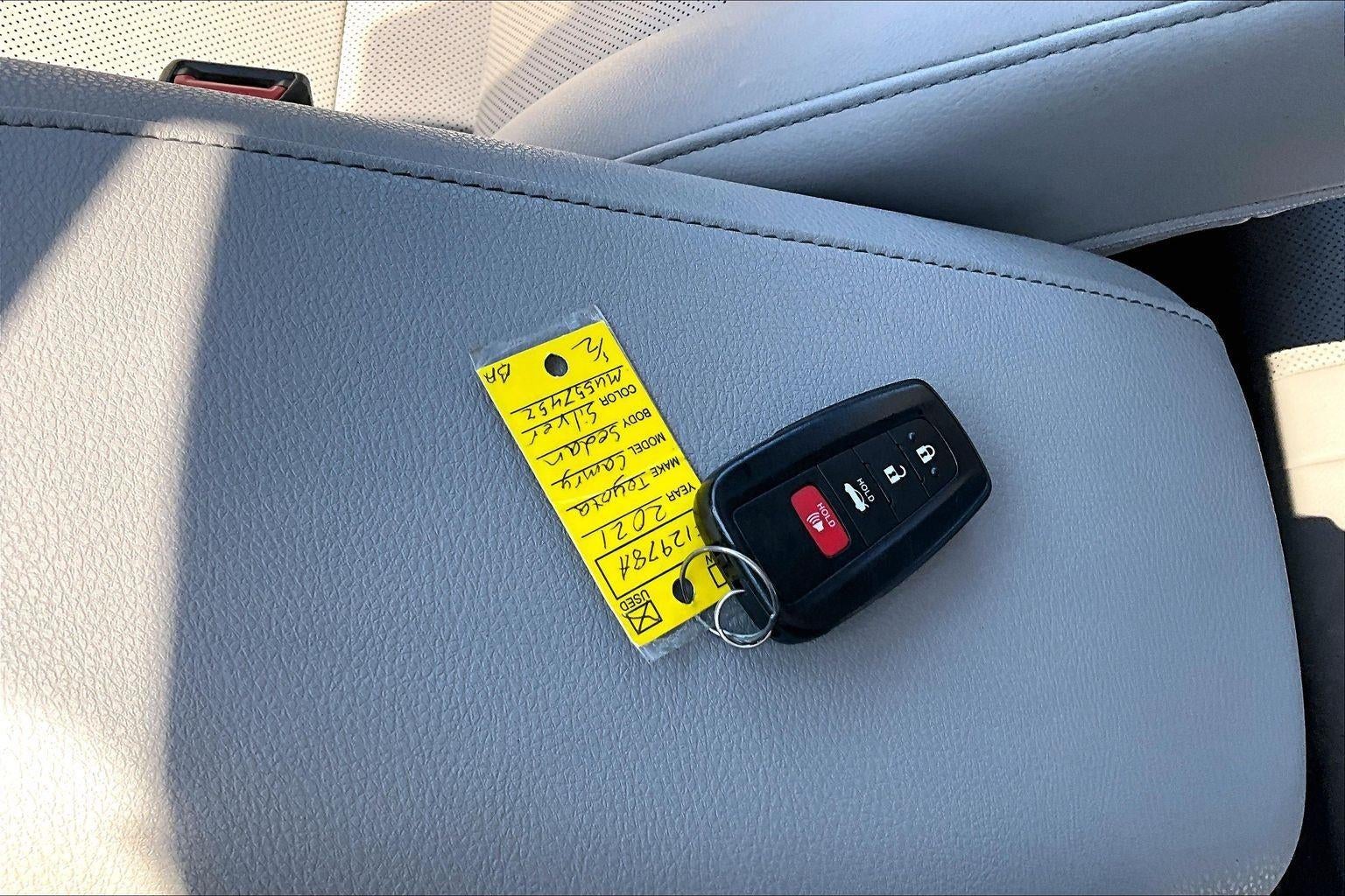 2021 Toyota Camry Hybrid XLE