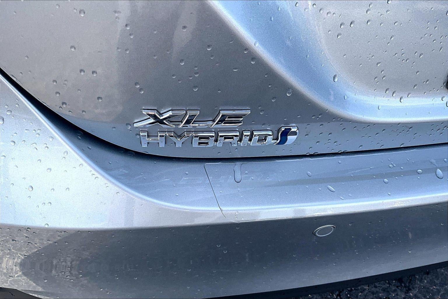 2021 Toyota Camry Hybrid XLE