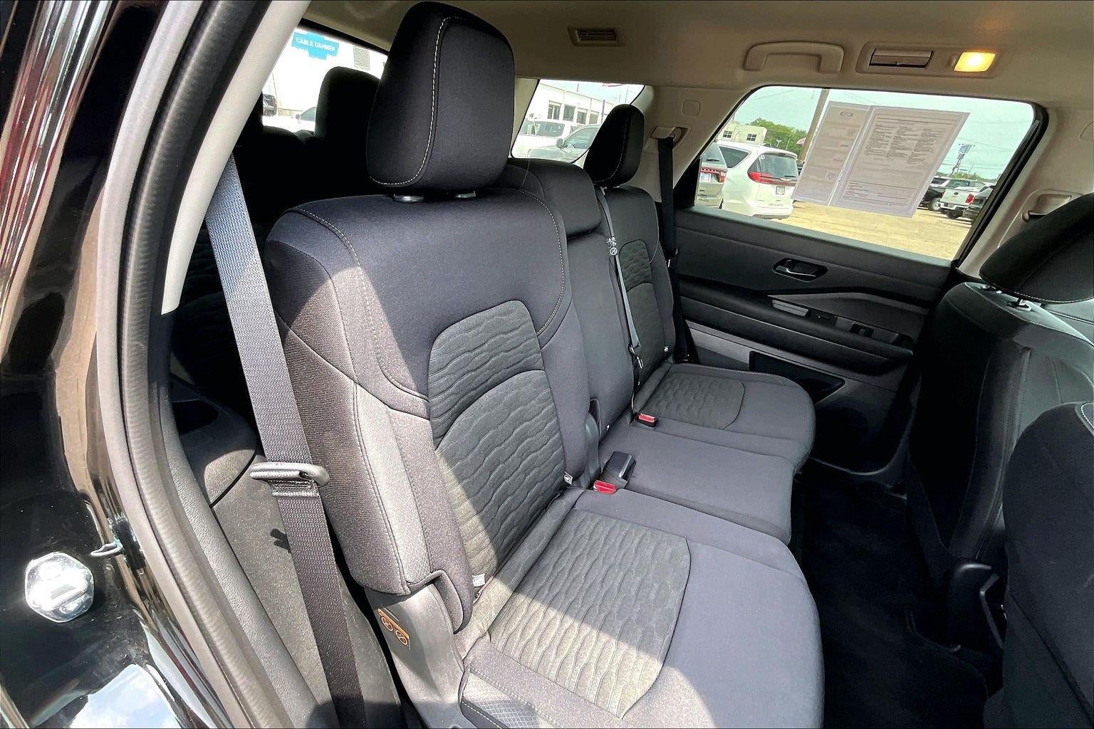 2025 Nissan Pathfinder S