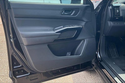 2025 Nissan Pathfinder S