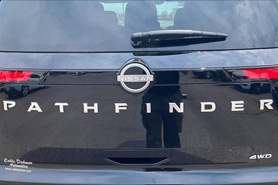 2025 Nissan Pathfinder S