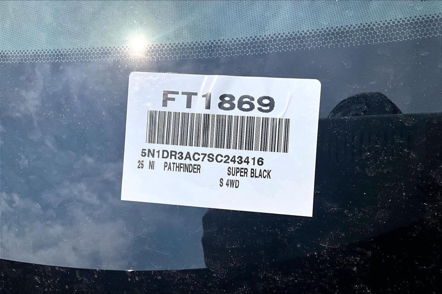 2025 Nissan Pathfinder S