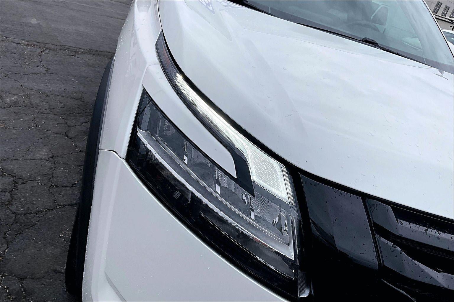 2022 Nissan Pathfinder SL