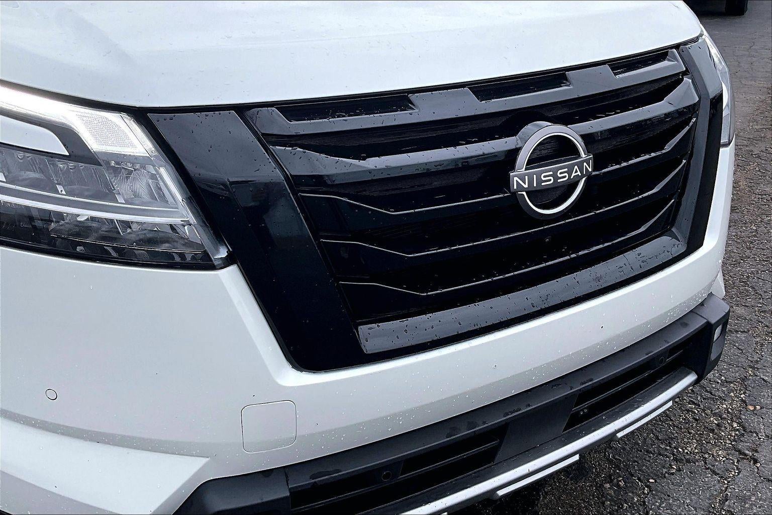 2022 Nissan Pathfinder SL