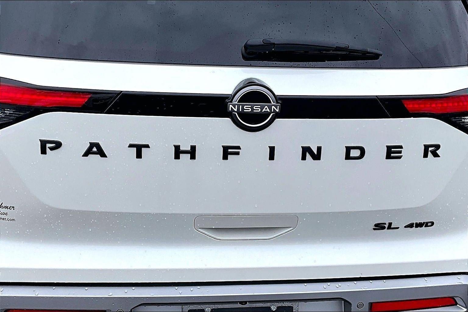 2022 Nissan Pathfinder SL