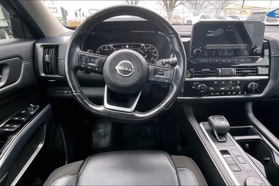 2022 Nissan Pathfinder SL