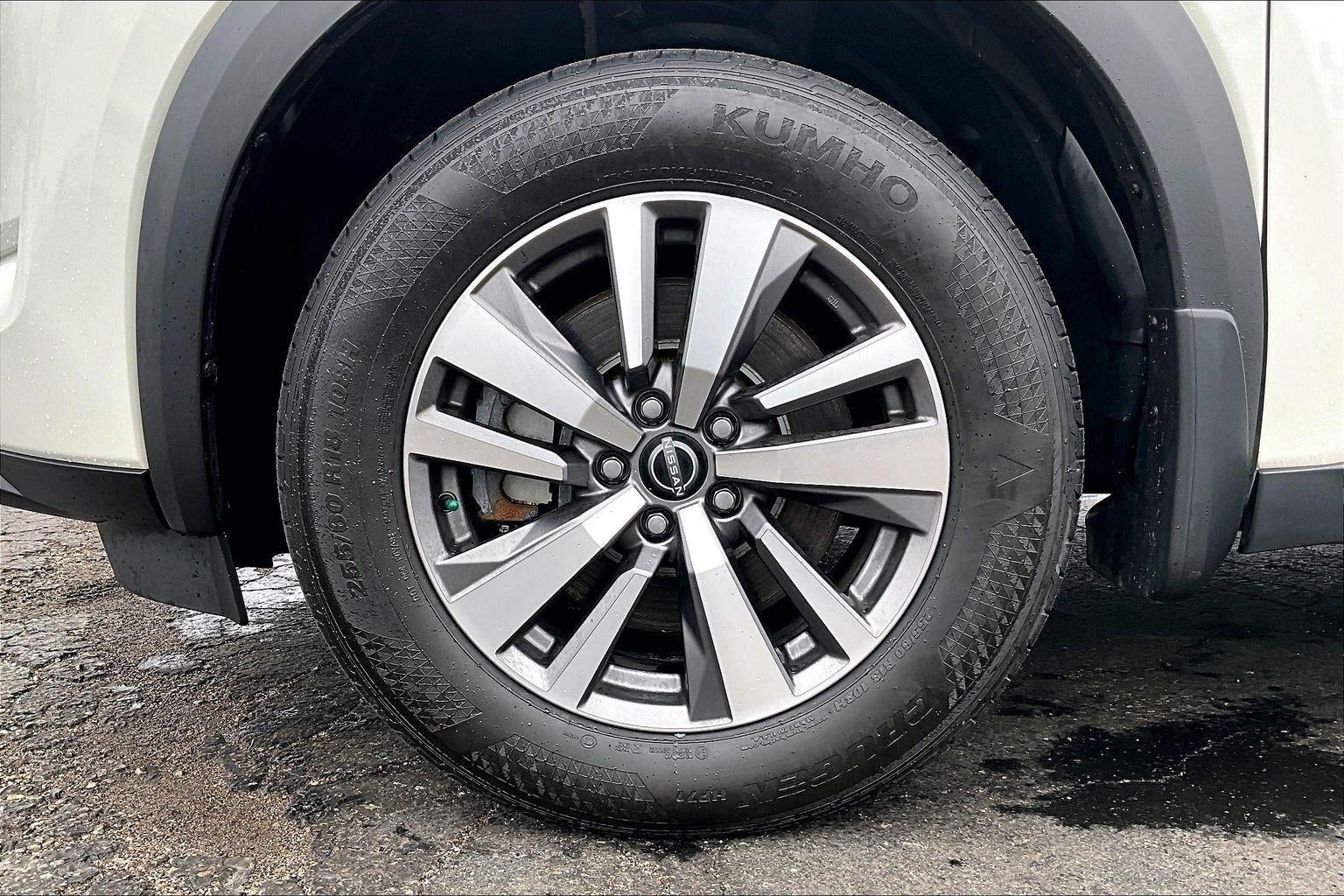 2022 Nissan Pathfinder SL