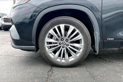 2024 Toyota Highlander Hybrid Platinum