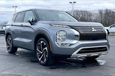 2024 Mitsubishi Outlander SE