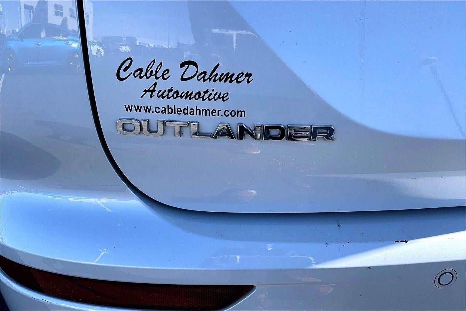 2024 Mitsubishi Outlander SE