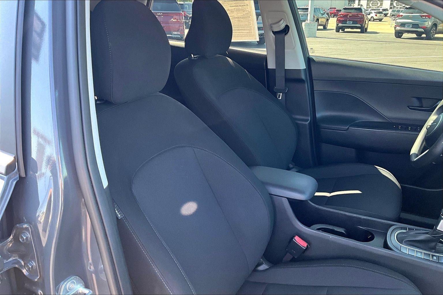 2025 Hyundai Kona SE